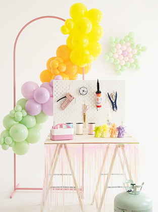 Balloon accessories