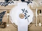 Wooden place cards, diameter 4.5-6.5cm (1 pkt / 6 pc.)