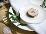 Wooden place cards, diameter 4.5-6.5cm (1 pkt / 6 pc.)