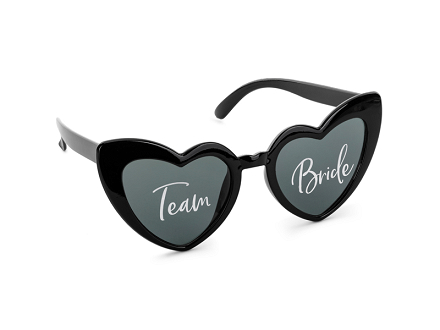 Heart-shaped glasses with ''Team Bride'' inscription, black
