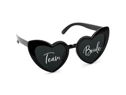 Heart-shaped glasses with ''Team Bride'' inscription, black