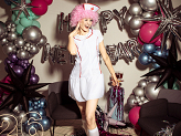 Afro wig, light pink