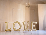 Standing foil balloon 'LOVE', 350x114 cm, gold
