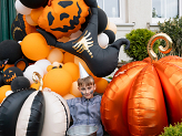 Foil balloon Scarecrow, 60x100 cm, black and orange