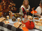 Paper plates Pumpkins and acorns, 23 cm, orange (1 pkt / 6 pc.)
